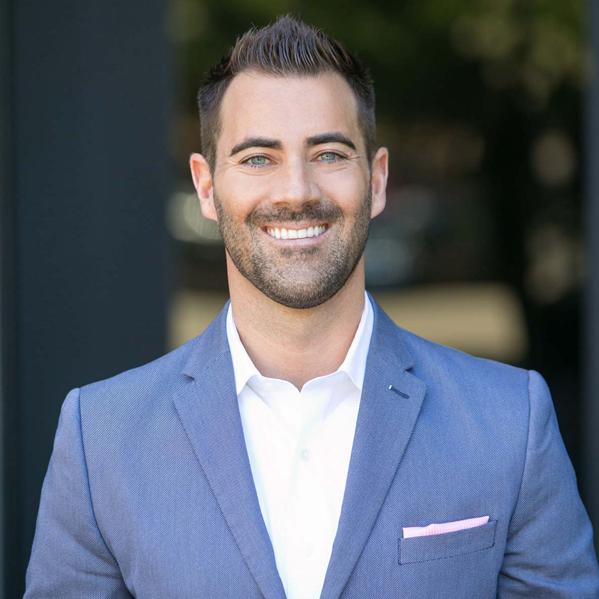 Portrait of Mike Hernandez, Wealth Advisor supporting financial planning and investment management services at Bluespring Wealth California