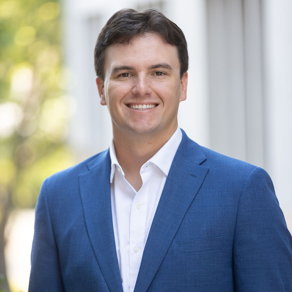 Portrait of Cameron, Wealth Advisor supporting financial planning and investment strategies for individuals and families at Bluespring Wealth California